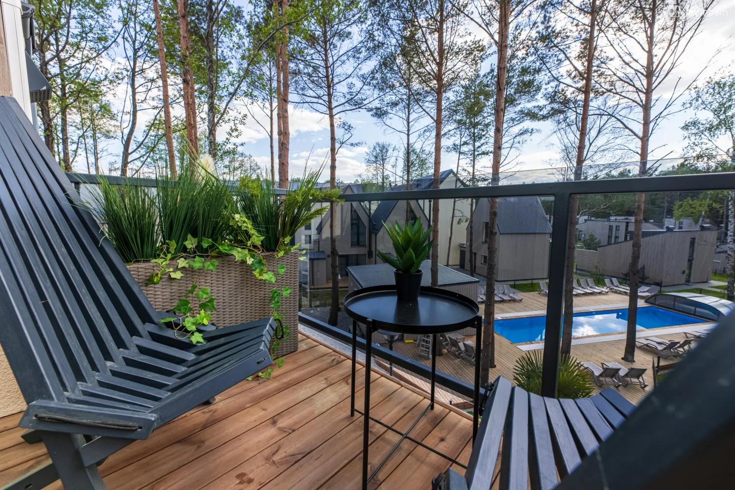 Апартаменты Паланге с бассейном недалеко от моря