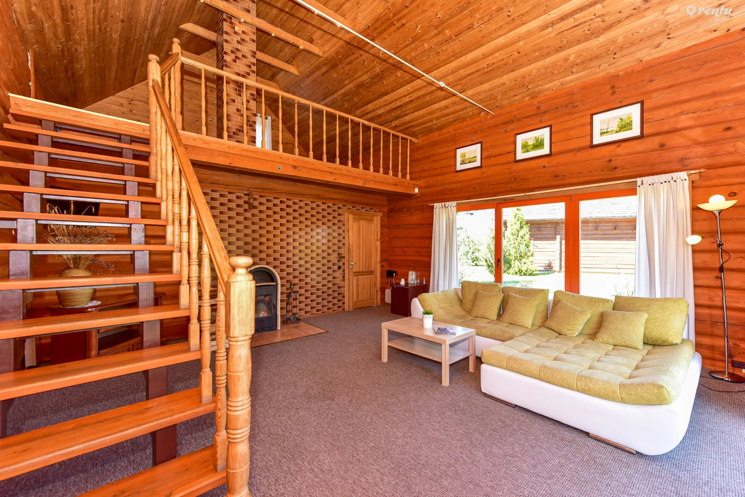 Cottage house with bubble bath
