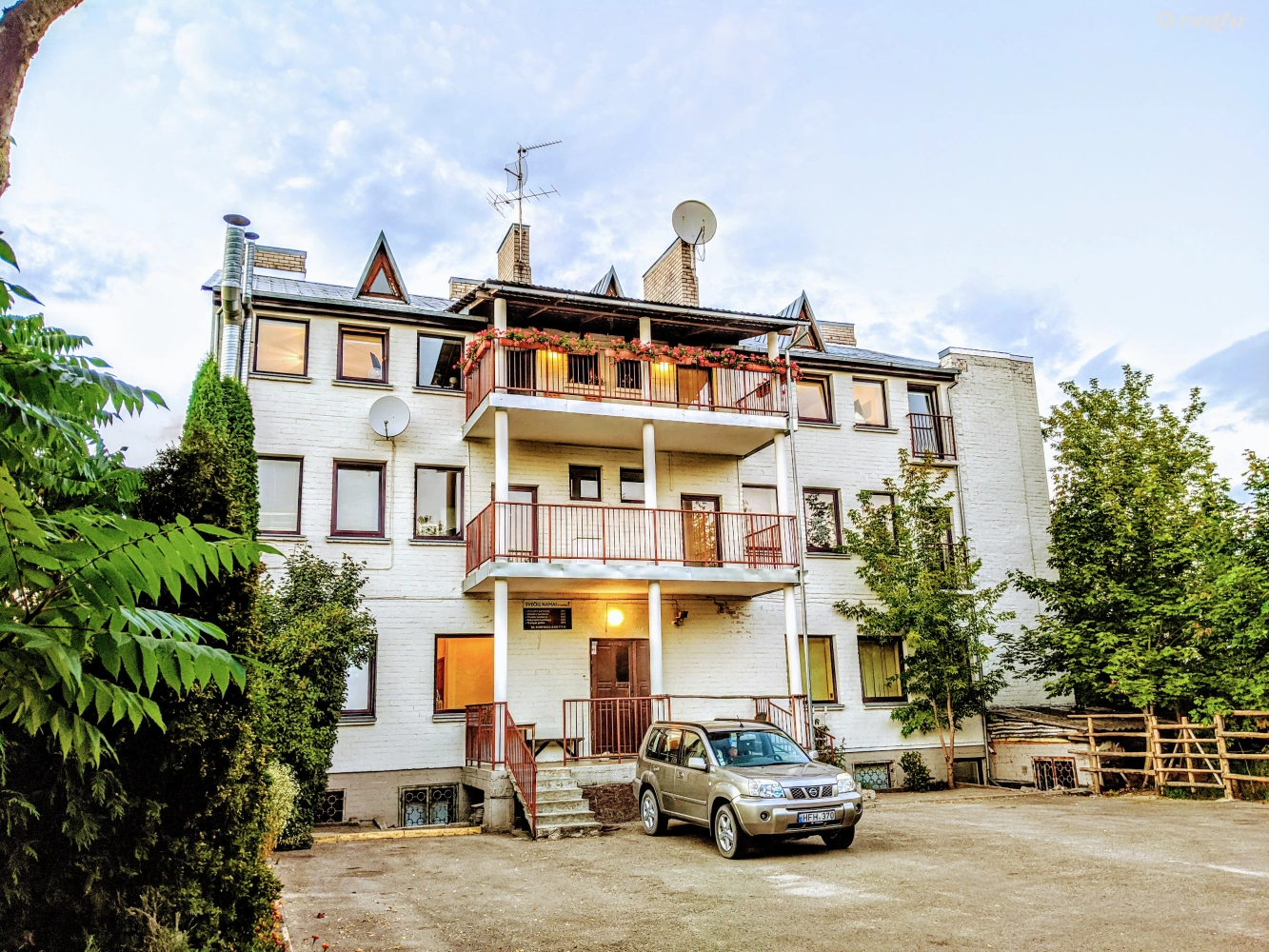 One room apartment in a convenient part of the city