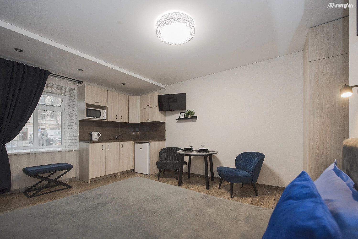 Квартира с отдельным входом и парковкой