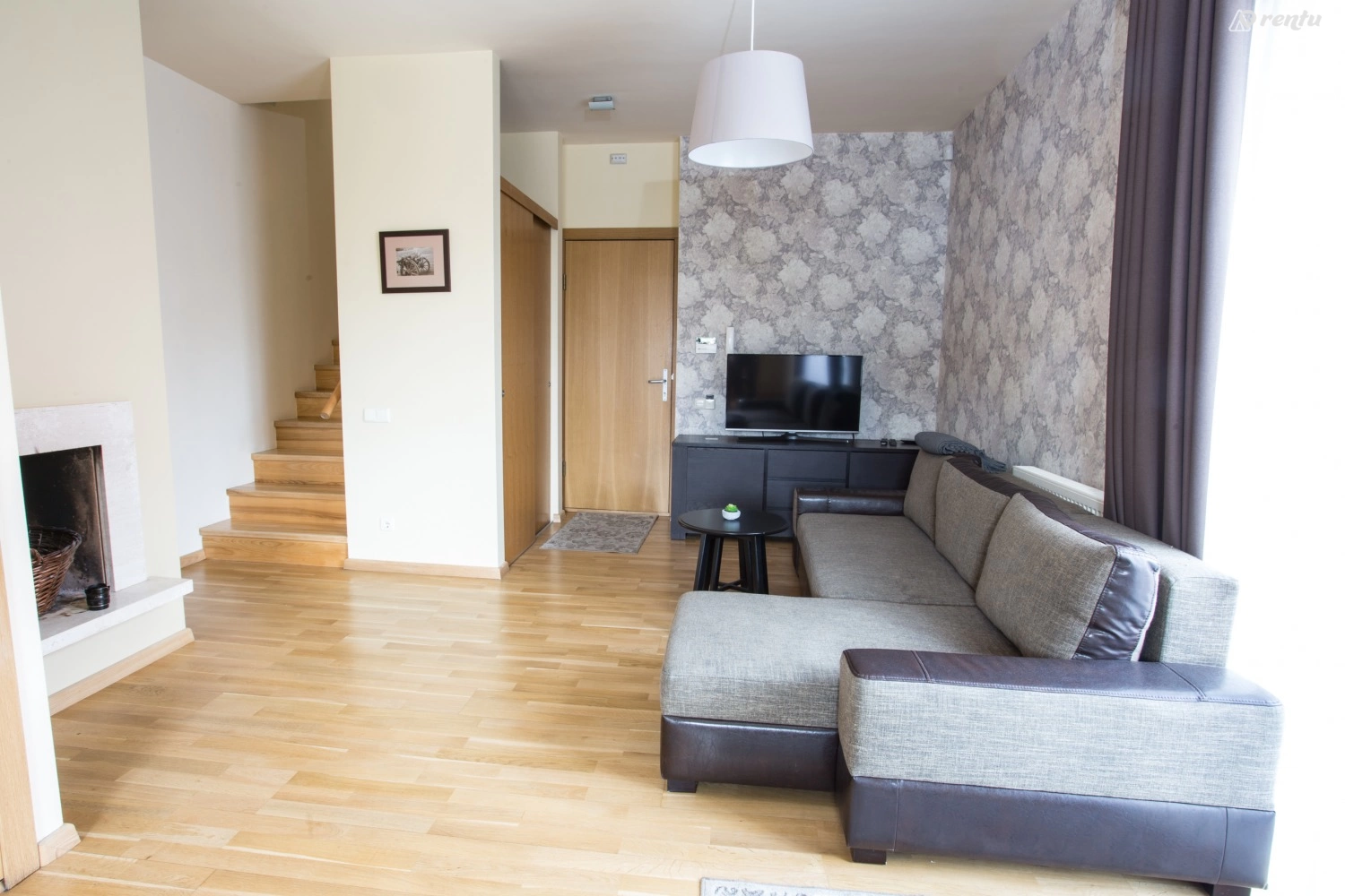 Двухкомнатные апартаменты с камином