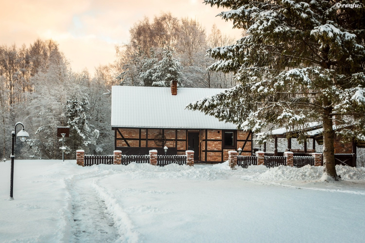 Amber House - poilsio namelis su sūkurine vonia