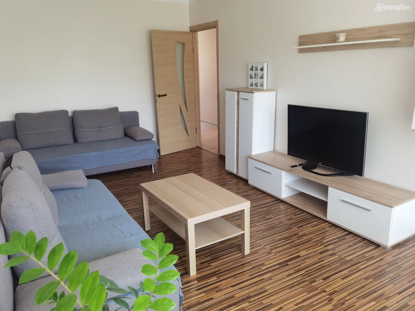 Two roomed flat on the first floor