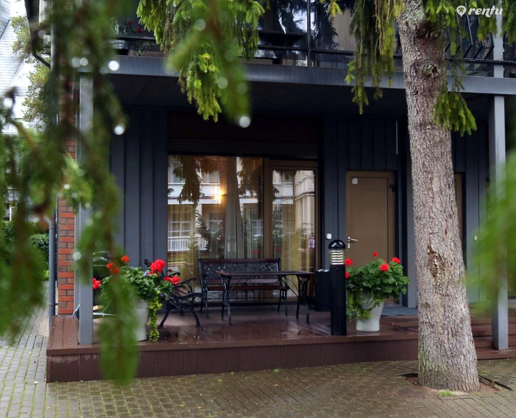 Трёхэтажные апартаменты с отдельным входом