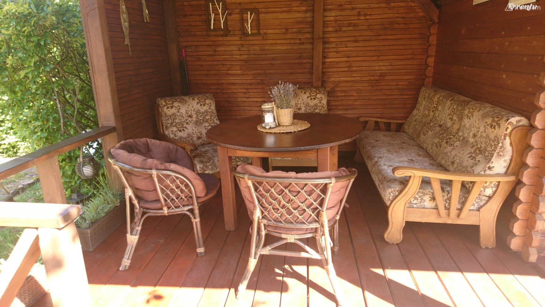 2 комн квартира с частным двором и террасой у моря