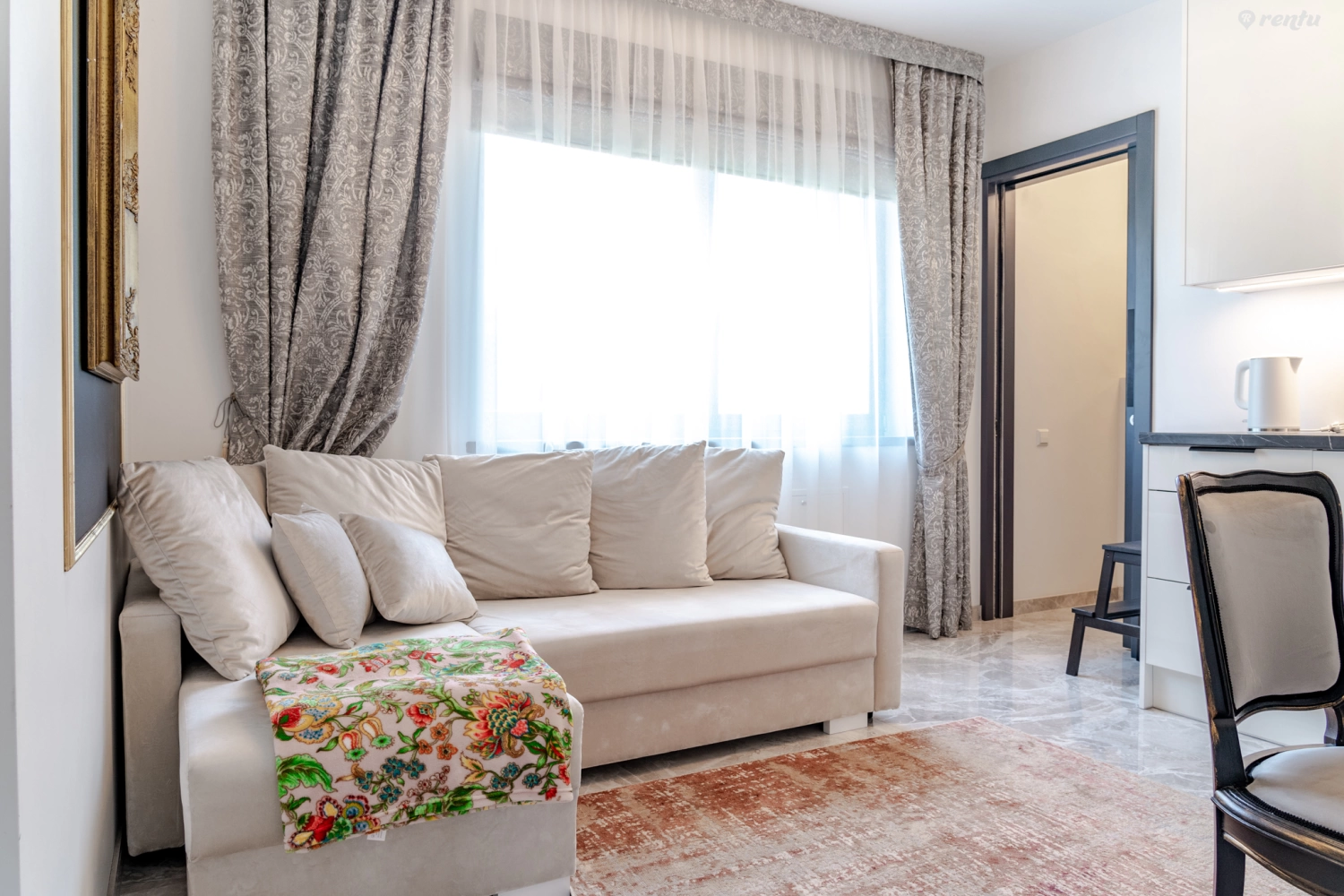 Двухкомнатный апартамент с террасой