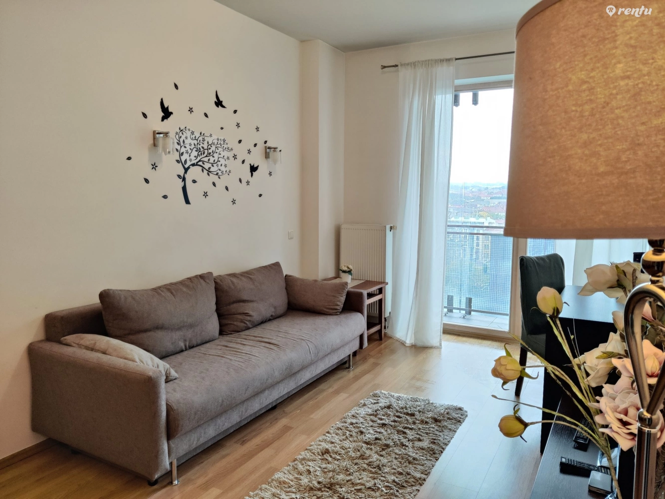 Стильная квартира с балконом посуточно