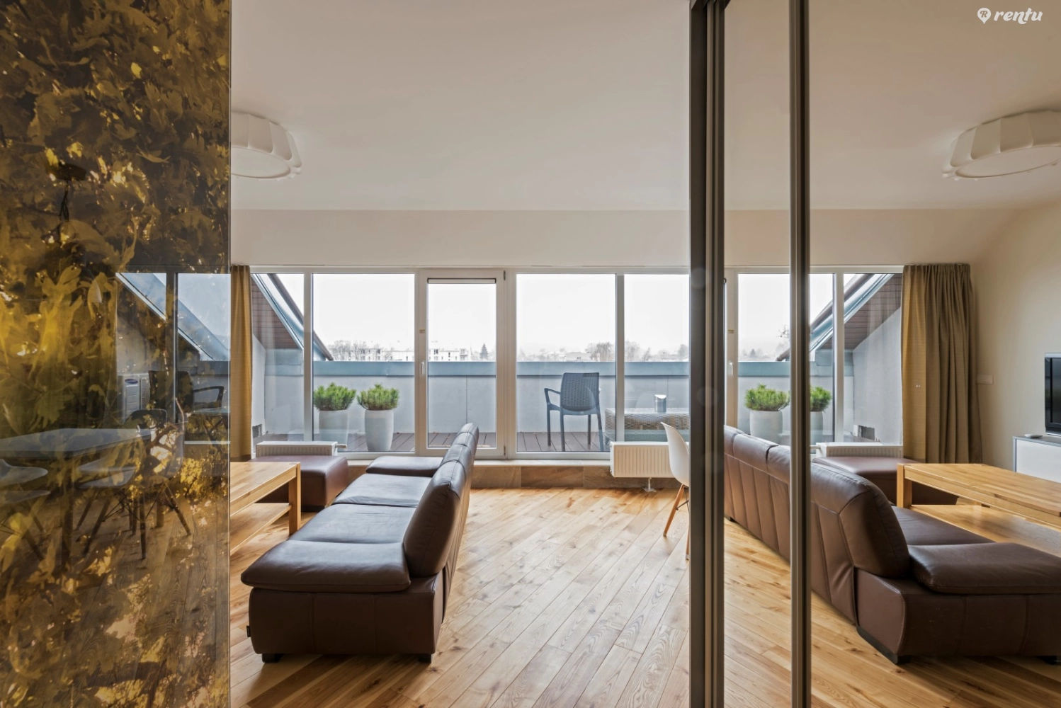 Napoleon hill apartment with terrace