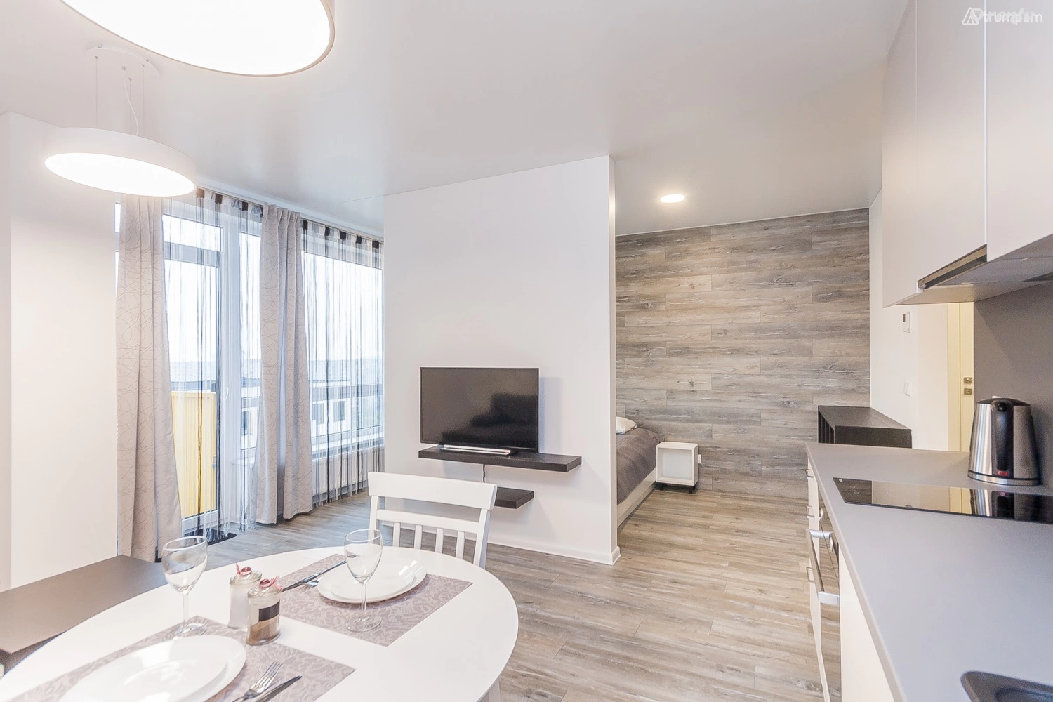 Bright and cosy apartment with parking