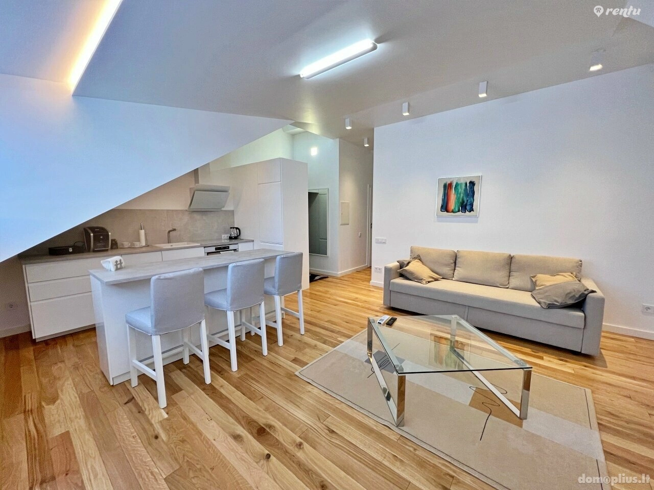 WHITE 1 BD Old Town Apartment - N31