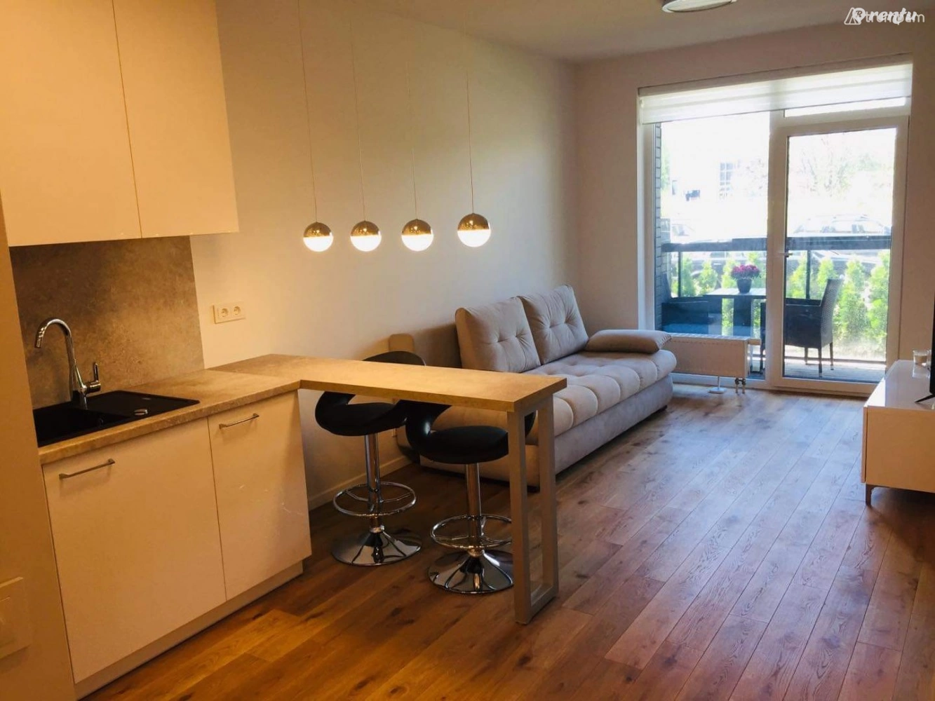 Bright studio apartment in 10 min for the center