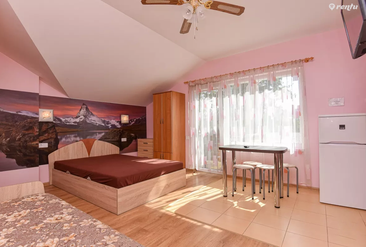 Kambarių nuoma su patogumais Šventojoje