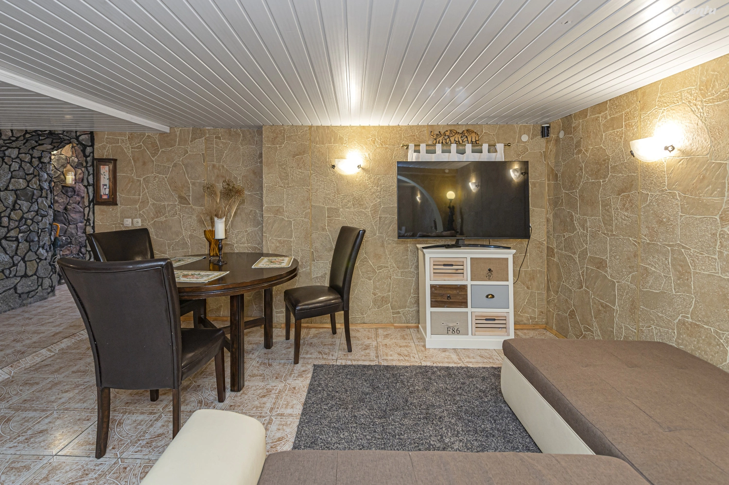 Spacious Studio apartment by Polo apartments