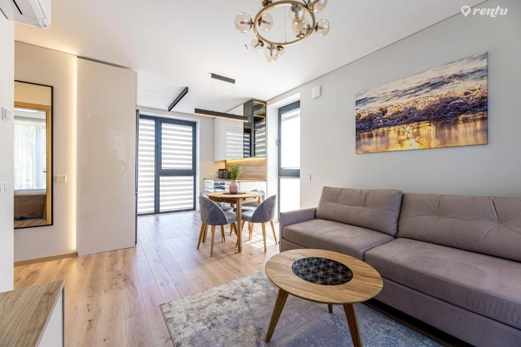 Квартира с балконом недалеко от моря