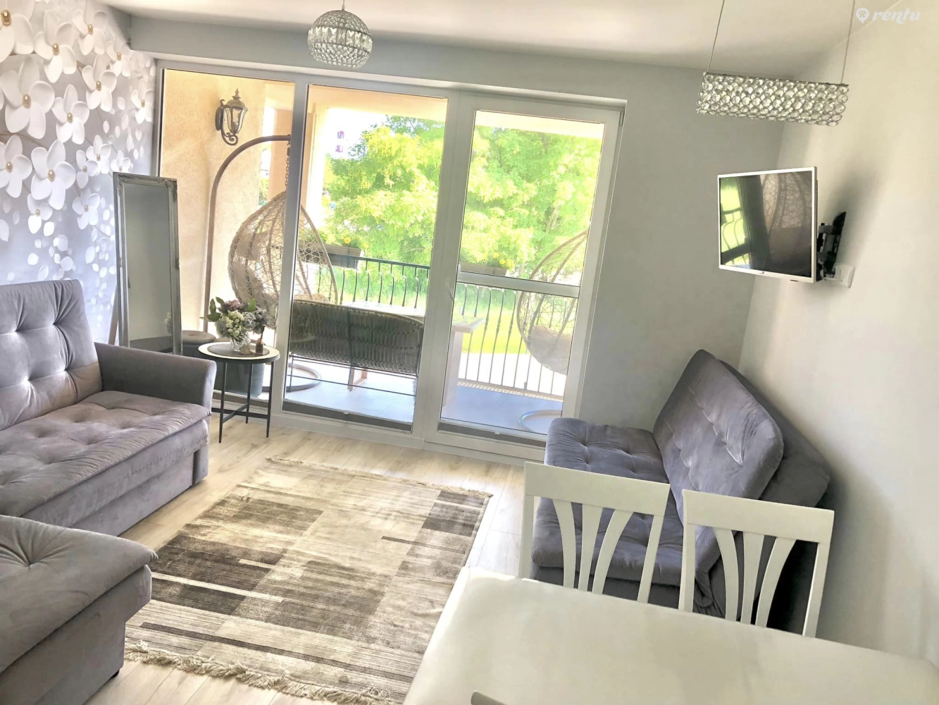 Студия Holiday с уютным балконом