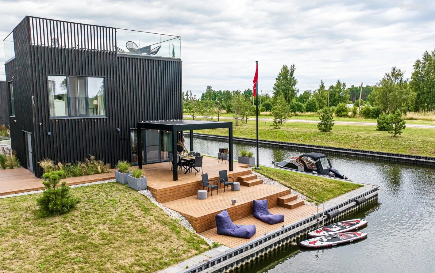 Flaghouse - namas Svencelėje / Hello Sea Homes