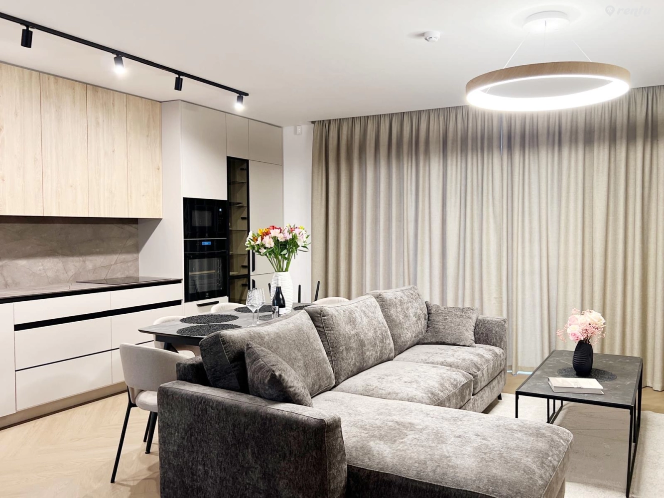 Naujai įrentras trijų kambarių kotedžas su terasa