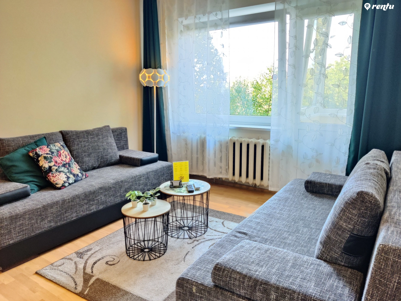 Classic one-room apartment with balcony