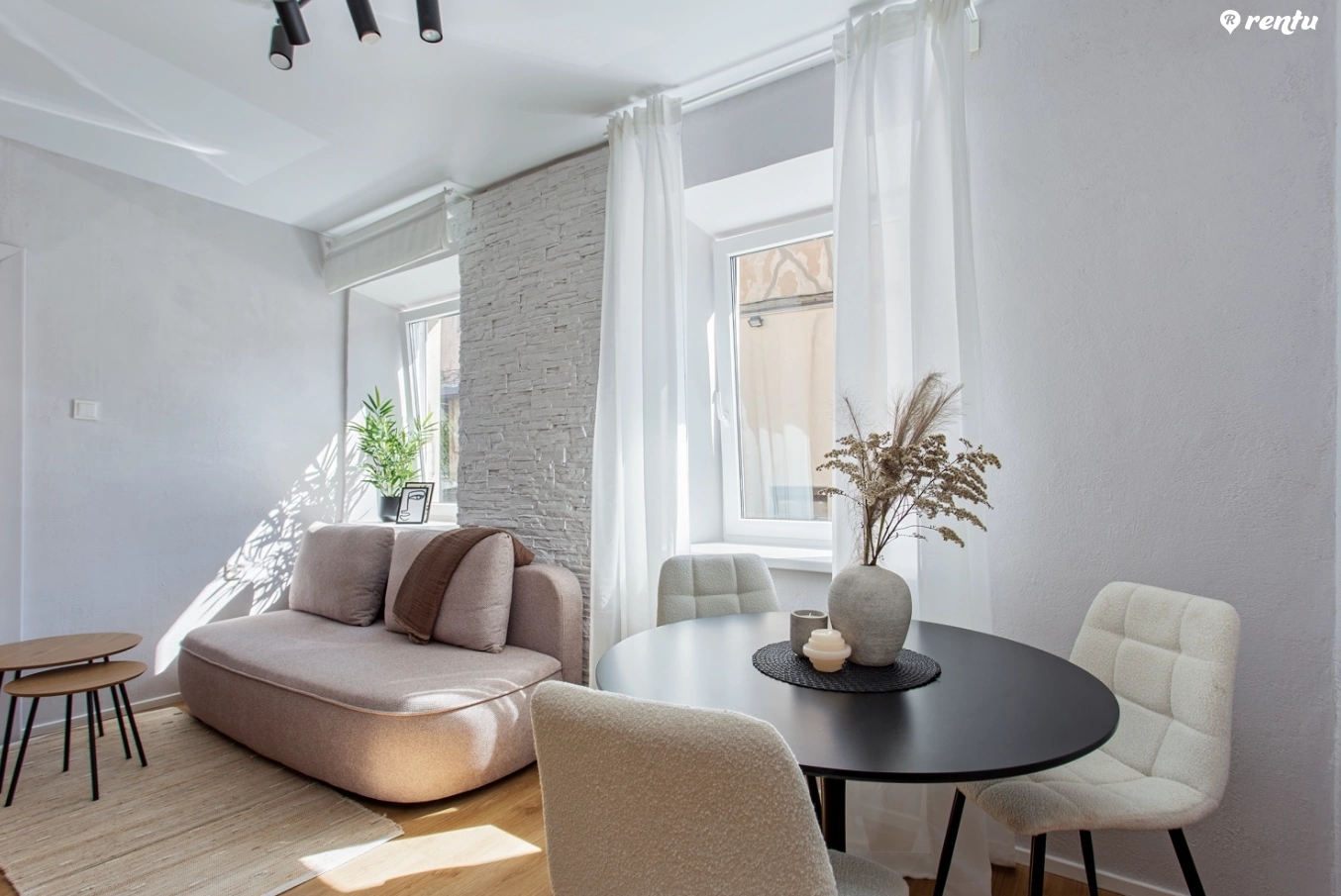 Two Bedroom Apartment in the center with Parking