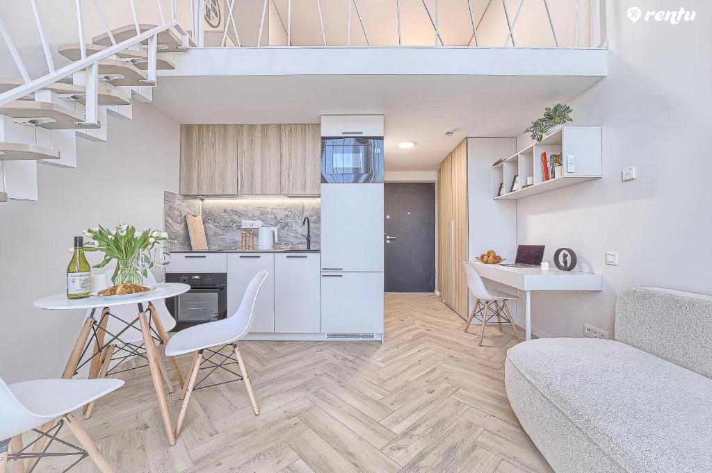 Sunny loft 3 x free parking