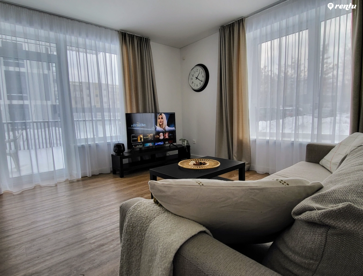 Cozy 2-room apartment in Pilaitė – near Gėlužė and Salotė lakes.