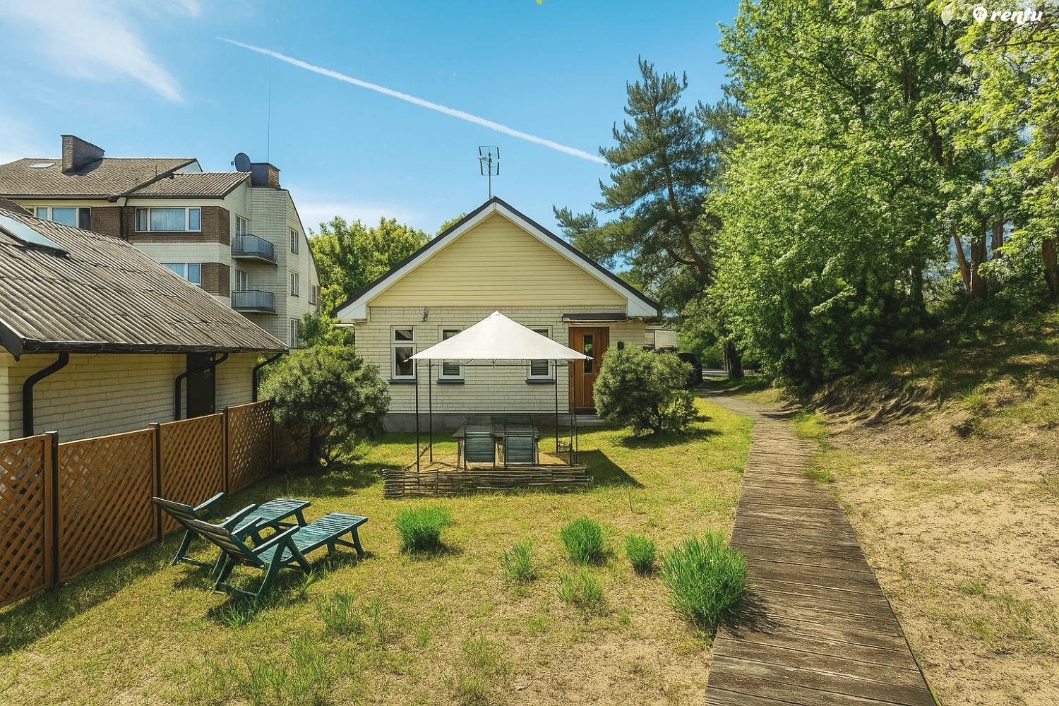 Просторный семейный дом в Швянтойи