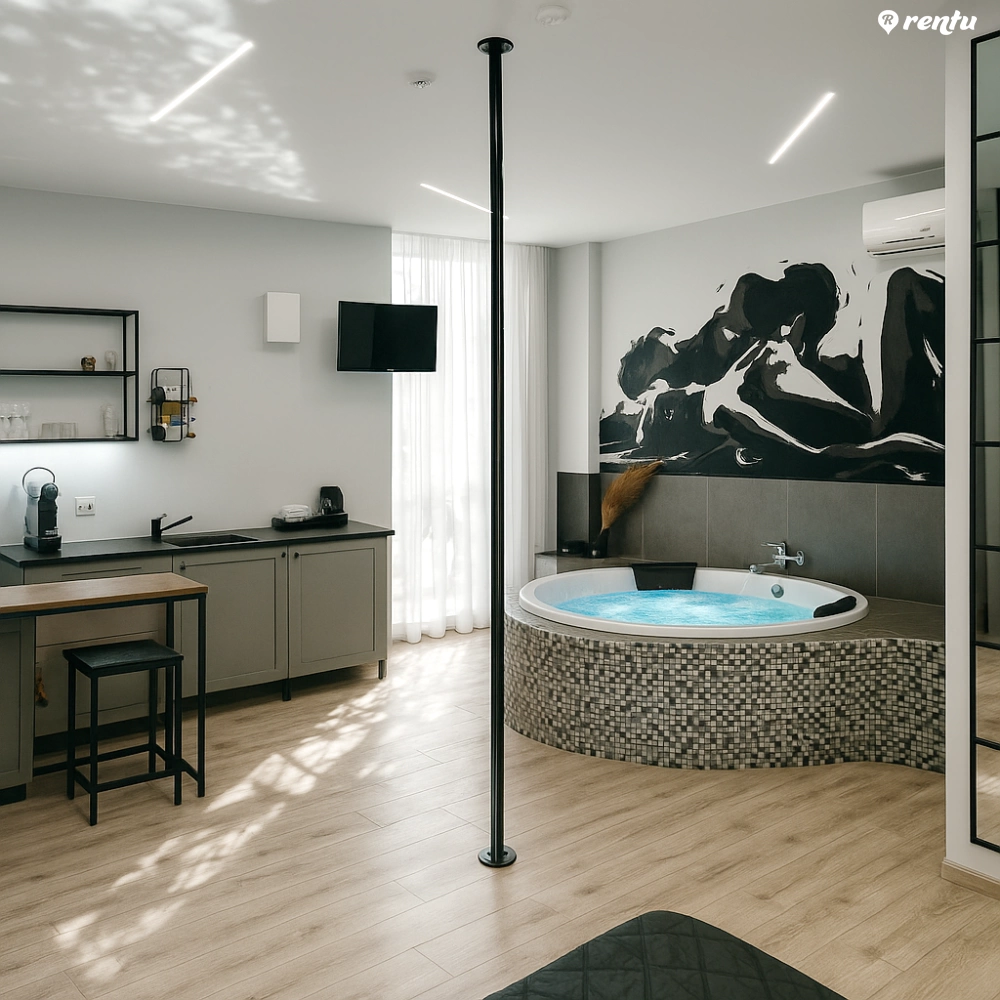Romantic studio apartment with jacuzzi