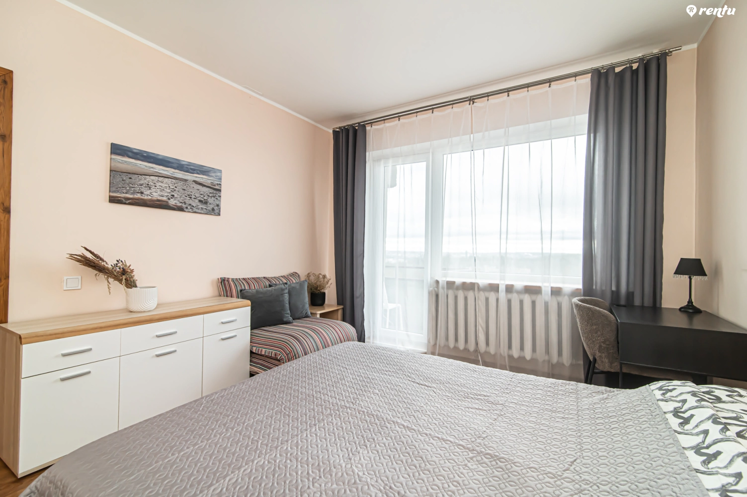 Bright and Comfortable 2-Room Apartment near Center