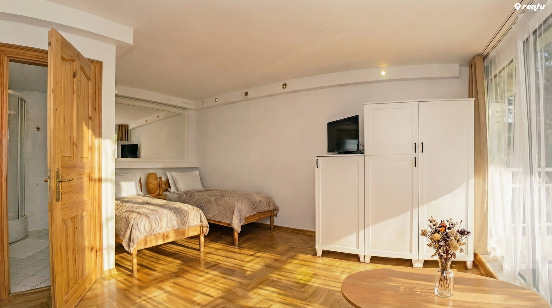 Elegantiškas dvivietis kambarys su balkonu / terasa