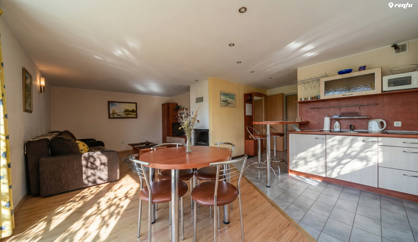 2-комнатная квартира с камином и балконом