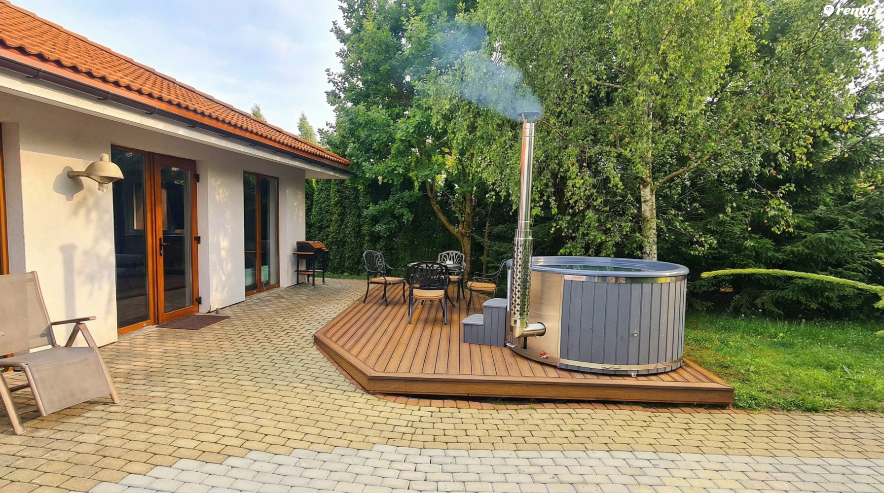 Apartamentai su jacuzzi kubilu lauke
