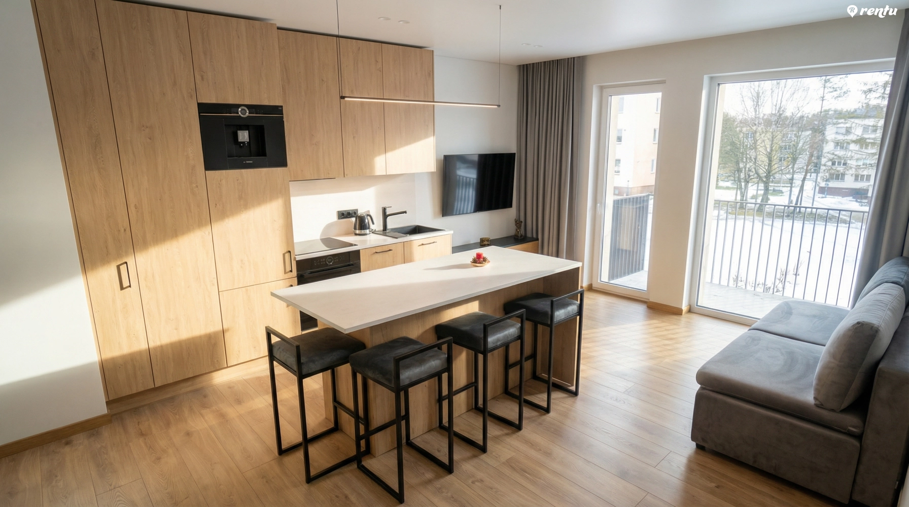 Светлая двухкомнатная студия в самом центре Бирштонас