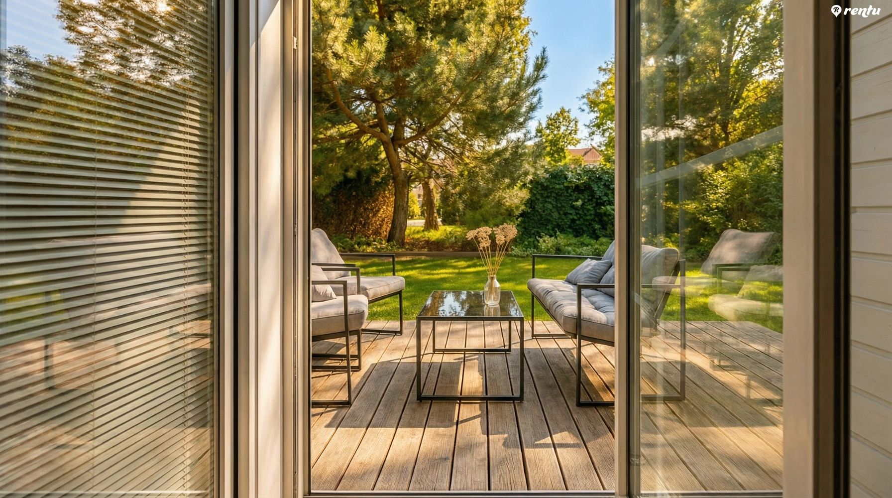 Apartamentai Klaipėdos centre su privačiu kiemeliu