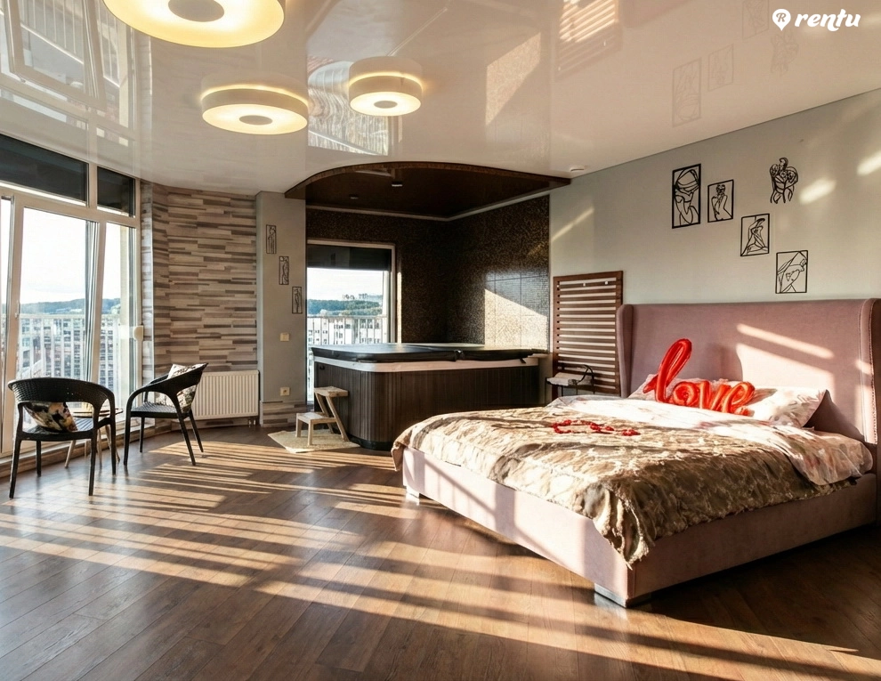 Jaukus butas dviems su didele masažine Jacuzzi Vilniuje