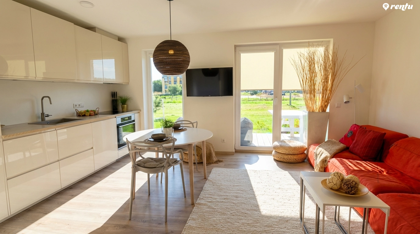 Jaukus namas su saulėta terasa Šventojoje