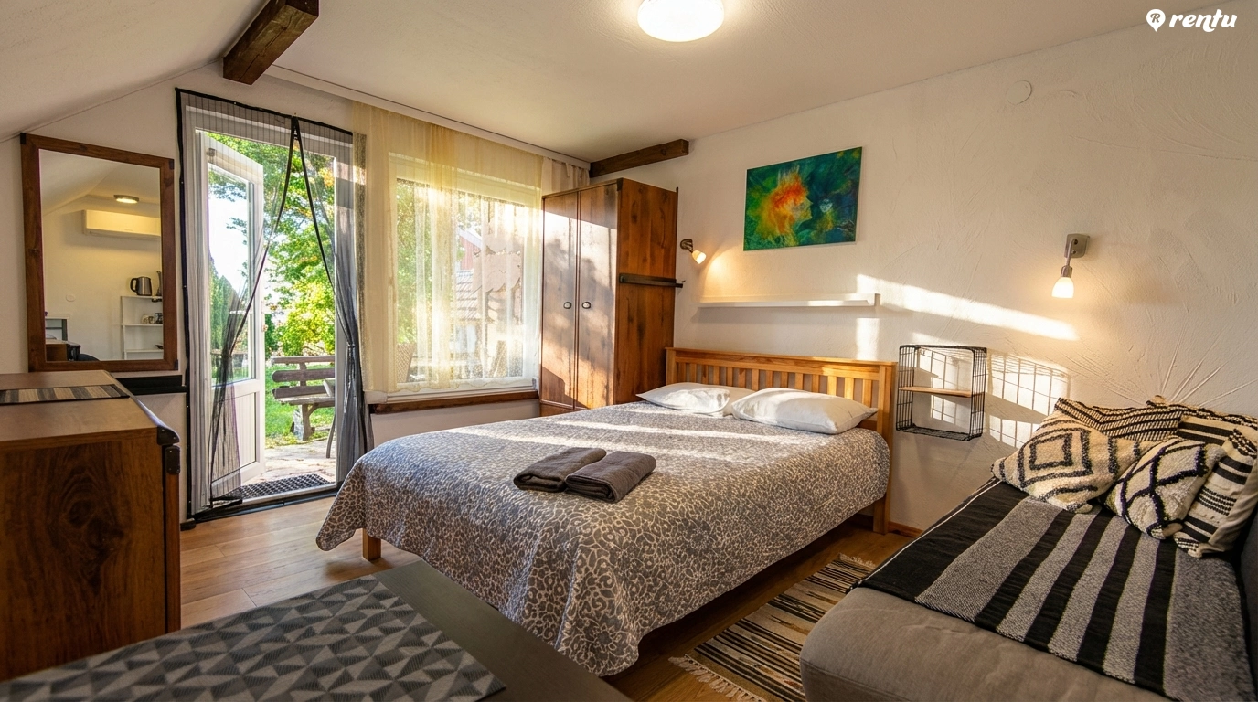 Saulėtas studio apartametnas  su terasa Pervalkoje