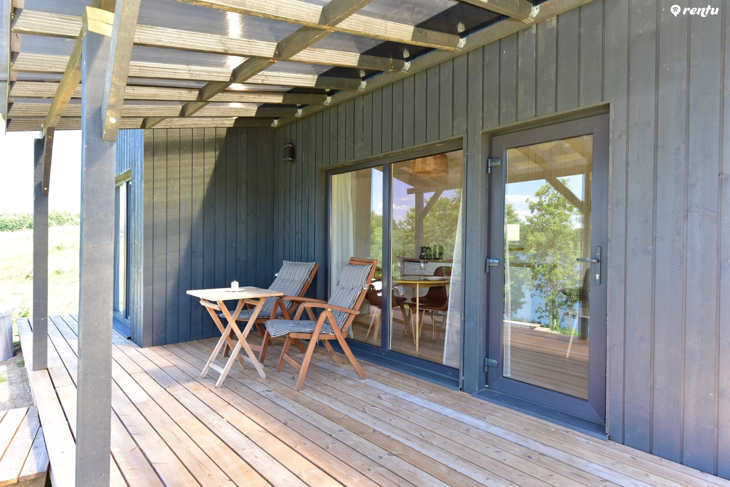 Pineplace Trio „BANGA“ – poilsis gamtos apsuptyje prie ežero