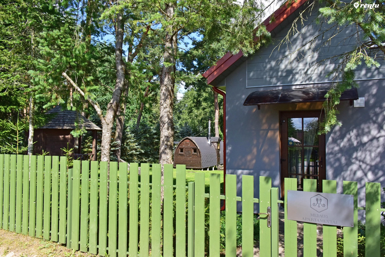 Medaus apartamentai su pirtimi - privatu dviems prie ežero