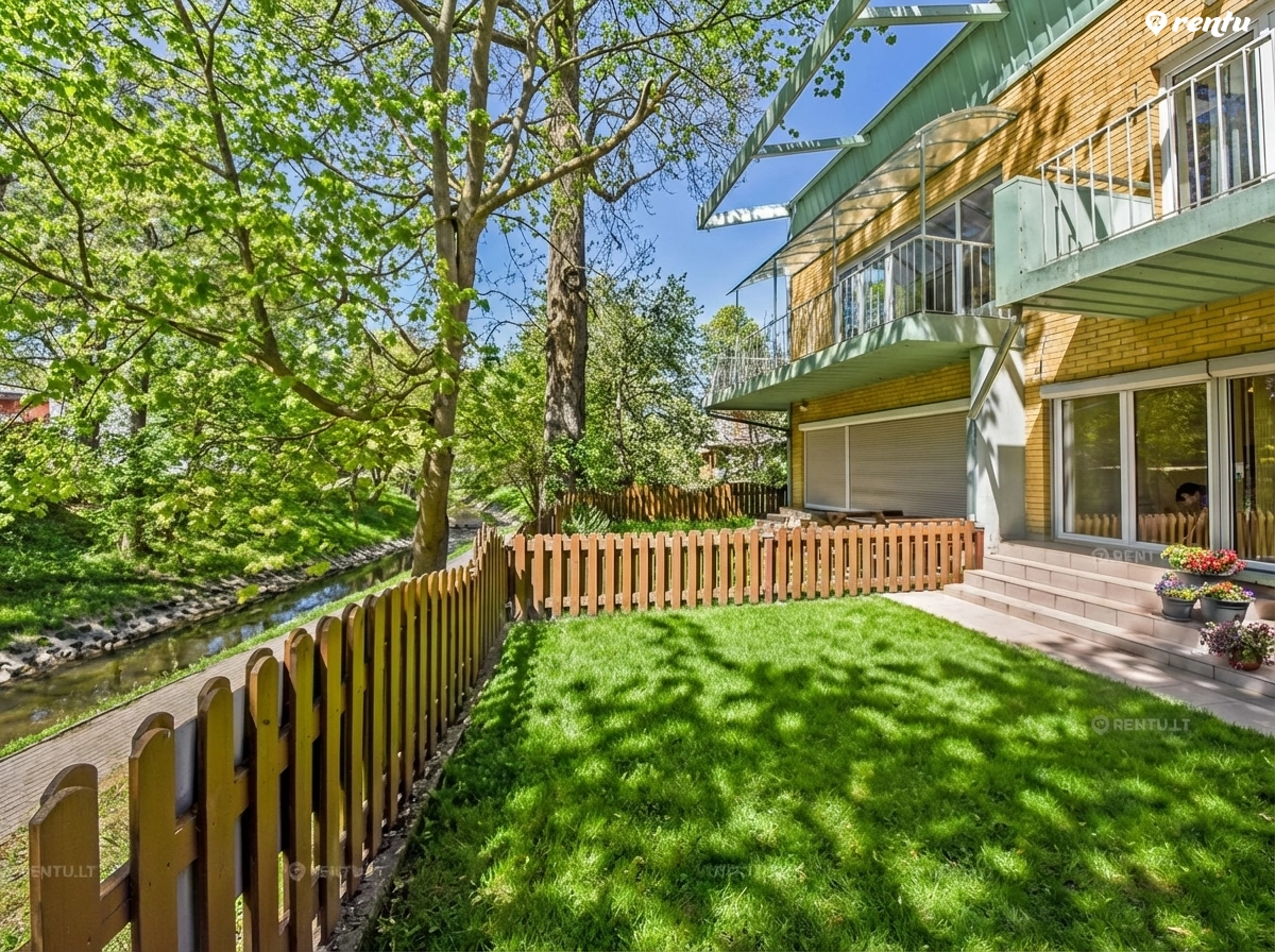 Jaukūs 2 kambarių apartamentai su didžiule terasa centre