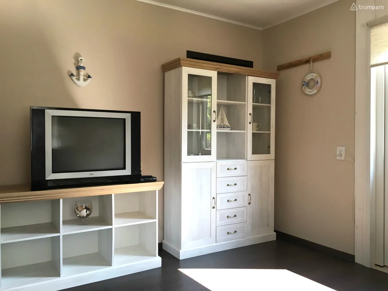 Grand provence style room with separate entrance